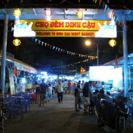 Dinh Cau Seafood Market